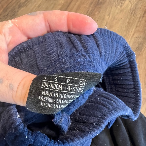 Nike Joggers - Picture 2 of 5